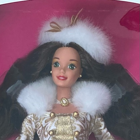 NWT BARBIE Vintage Special Edition Winter Fantasy Barbie Brunette
#15530 - Picture 3 of 7